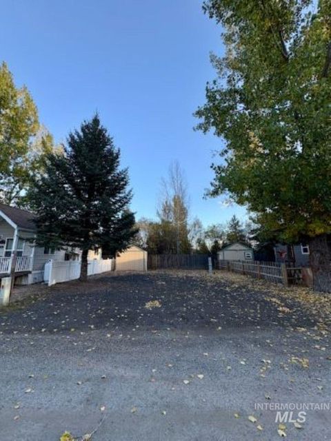 Photo of 514 Sawyer St F49 St, Cascade, ID 83611 (MLS # 98965786)