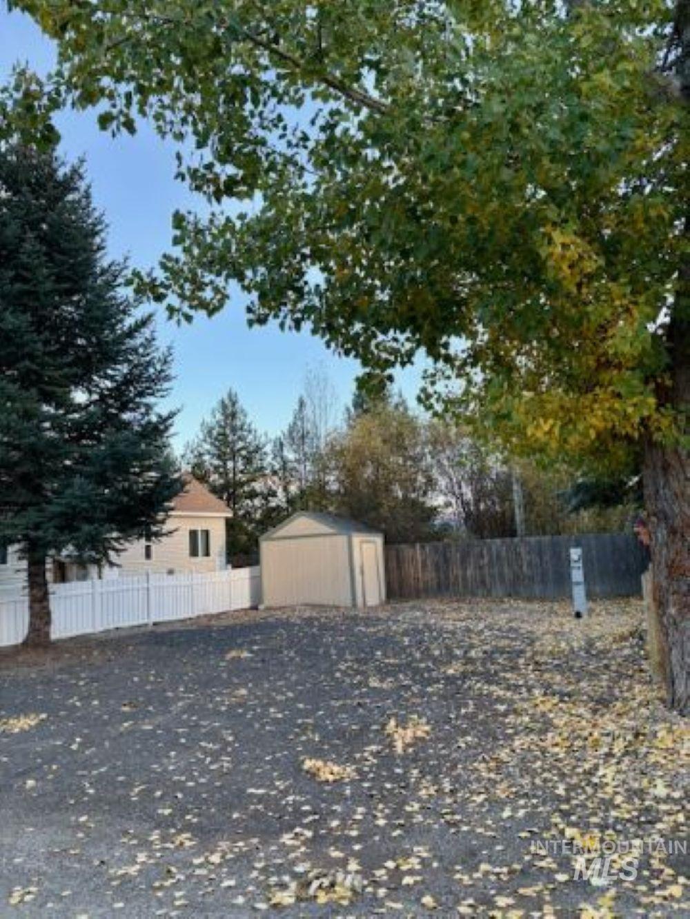 514 Sawyer St F49