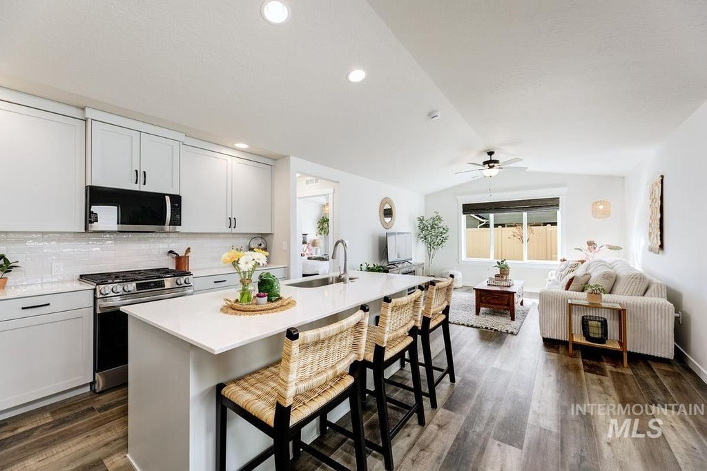 Photo of 229 W Haniken St, Meridian, ID 83642 (MLS # 98977520)