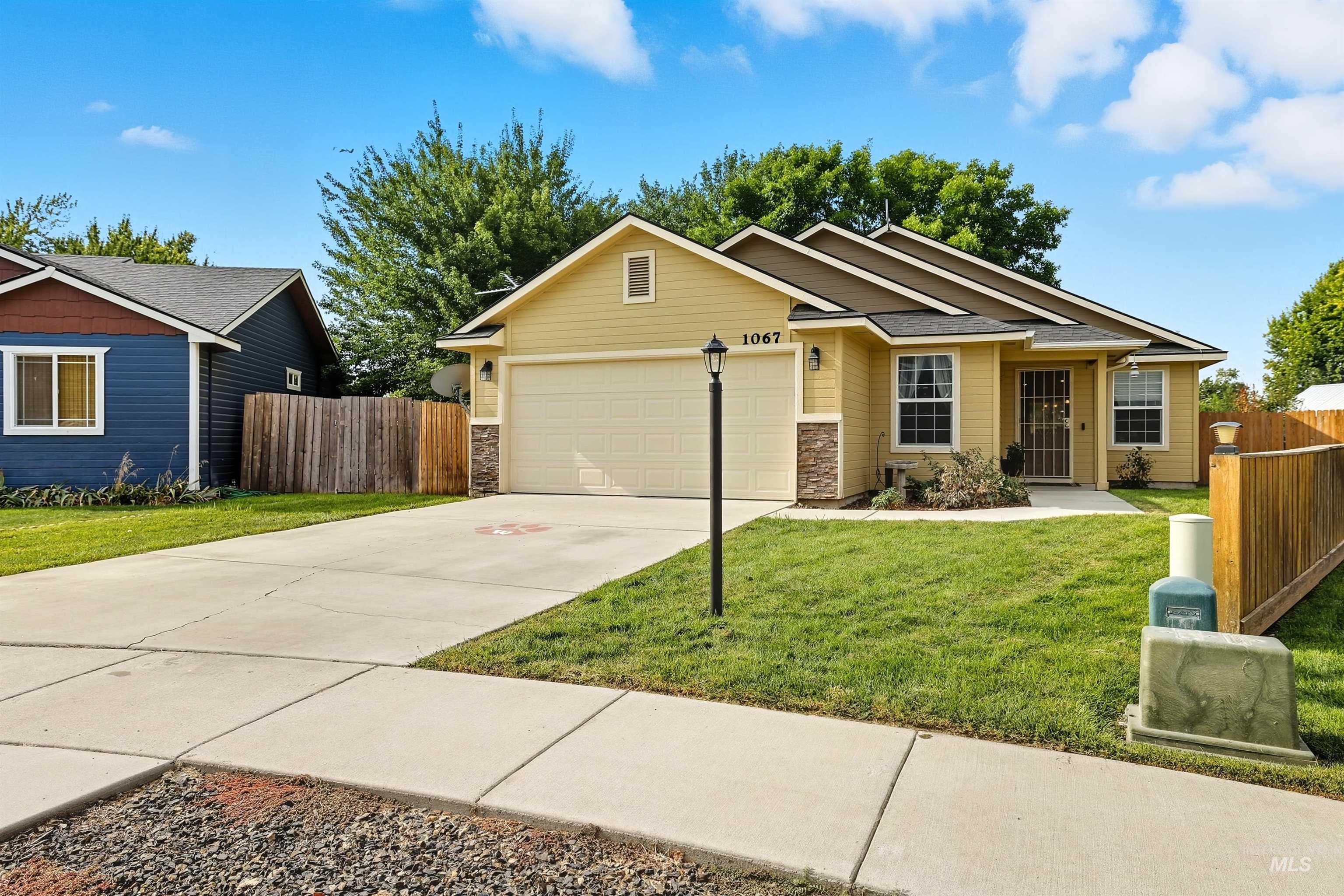 1067 W Butterfield Ave