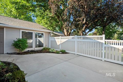 9757 W Woodchuck Lane Boise ID 83704