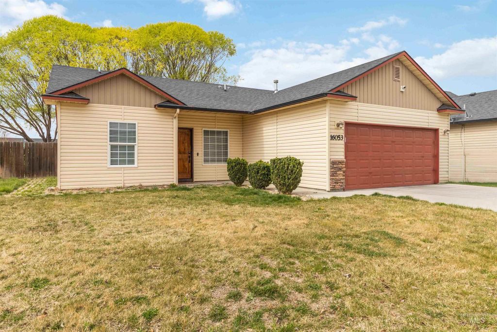 Photo of 16053 Sunnyfield Ave, Caldwell, ID 83607 (MLS # 98979375)