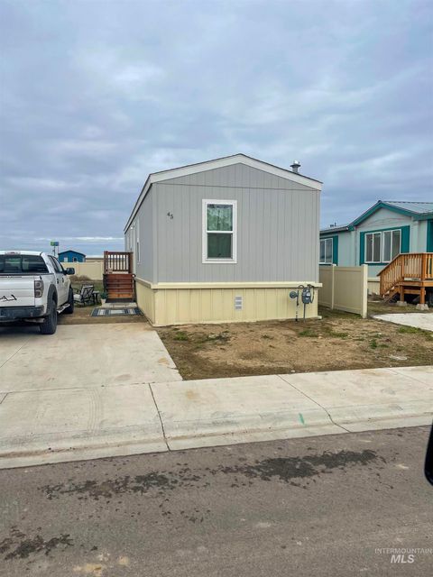 Photo of 684 SE 10th St #45, Ontario, OR 97914 (MLS # 98974435)