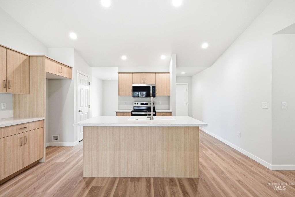 Photo of 507 Pine St, New Plymouth, ID 83655 (MLS # 98978061)