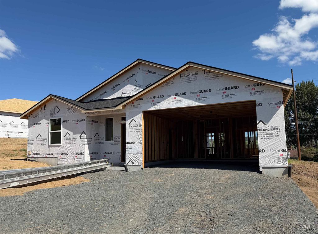 Photo of 2001 Sunnyside Avenue, Moscow, ID 83843 (MLS # 98989998)