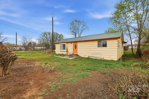 Photo of 150 3rd Street, Grand View, ID 83624 (MLS # 98980753)