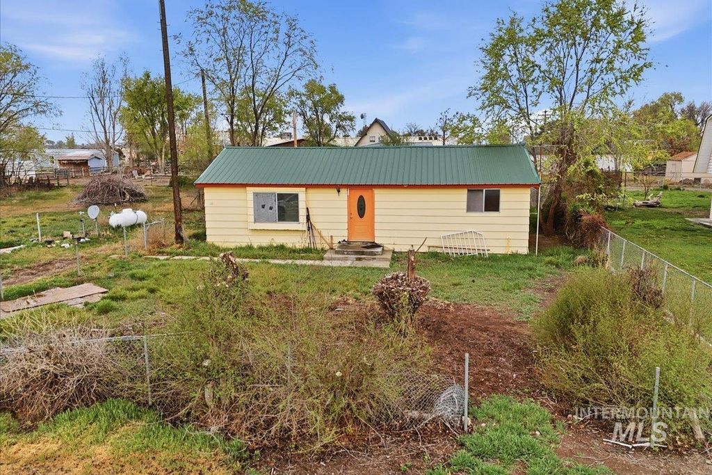 Photo of 150 3rd Street, Grand View, ID 83624 (MLS # 98980753)