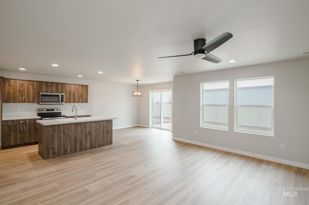 Photo of 2510 W Fallon Lp, Nampa, ID 83651 (MLS # 98971478)