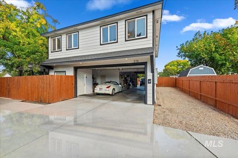 Photo of 216 S Powerline Rd, Nampa, ID 83686 (MLS # 98964791)