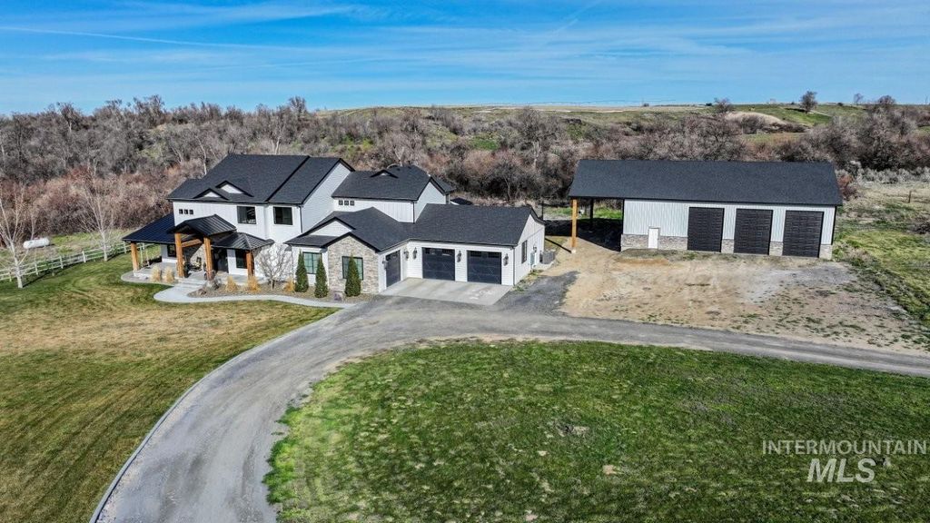 Photo of 1506 E 4448 N, Buhl, ID 83316 (MLS # 98983613)