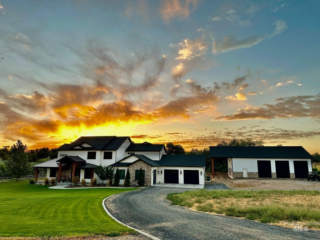 Photo of 1506 E 4448 N, Buhl, ID 83316 (MLS # 98983613)