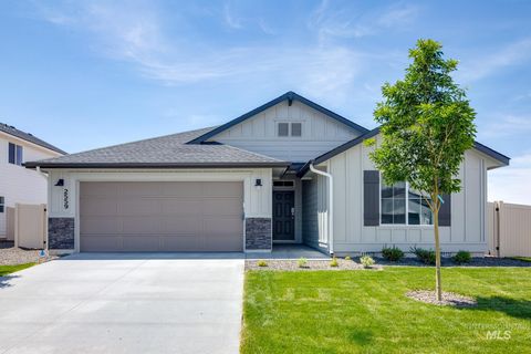 Photo of 2415 N Silver Wolf Ave, Star, ID 83669 (MLS # 98968347)