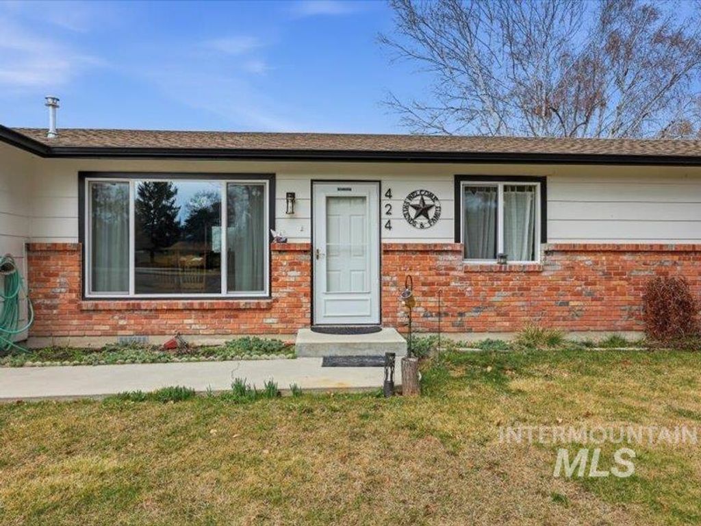 Photo of 424 Lindenwood Dr, Nampa, ID 83686 (MLS # 98975154)