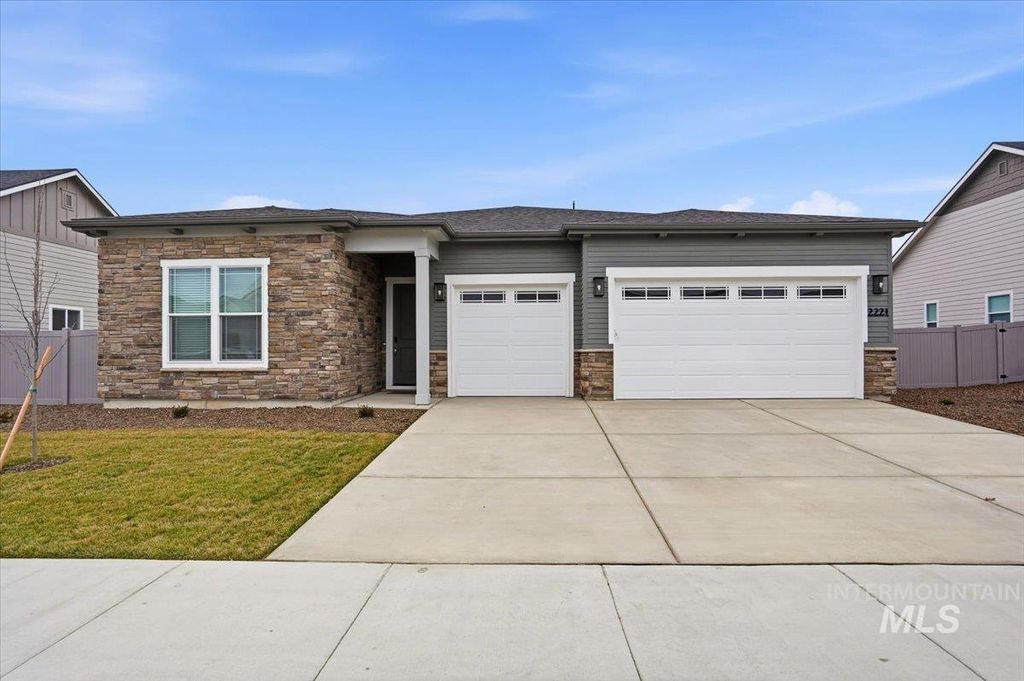 Photo of 2221 N Kenora Ave, Star, ID 83669 (MLS # 98972455)