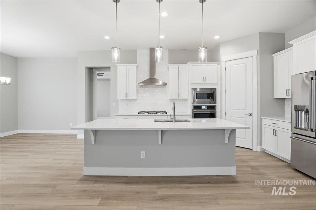 Photo of 2221 N Kenora Ave, Star, ID 83669 (MLS # 98972455)