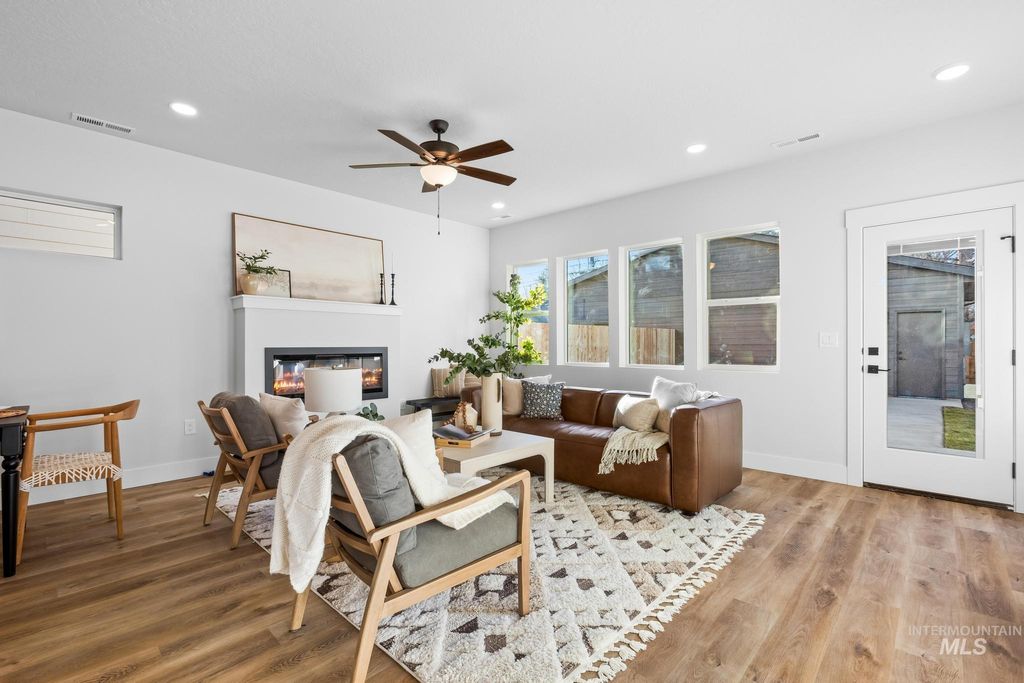 Photo of 2109 S Pacific St, Boise, ID 83705 (MLS # 98969696)