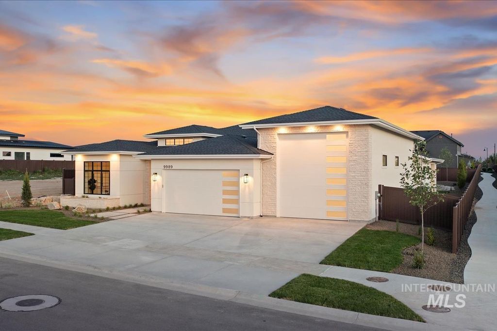 Photo of 9989 W Bouvardia St, Star, ID 83669 (MLS # 98967413)