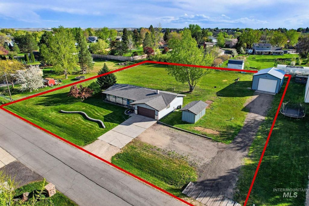 Photo of 3555 S Beverly St, Boise, ID 83709 (MLS # 98984354)