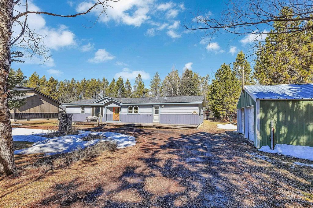 Photo of 158 Boulder Place, Donnelly, ID 83615 (MLS # 98969524)
