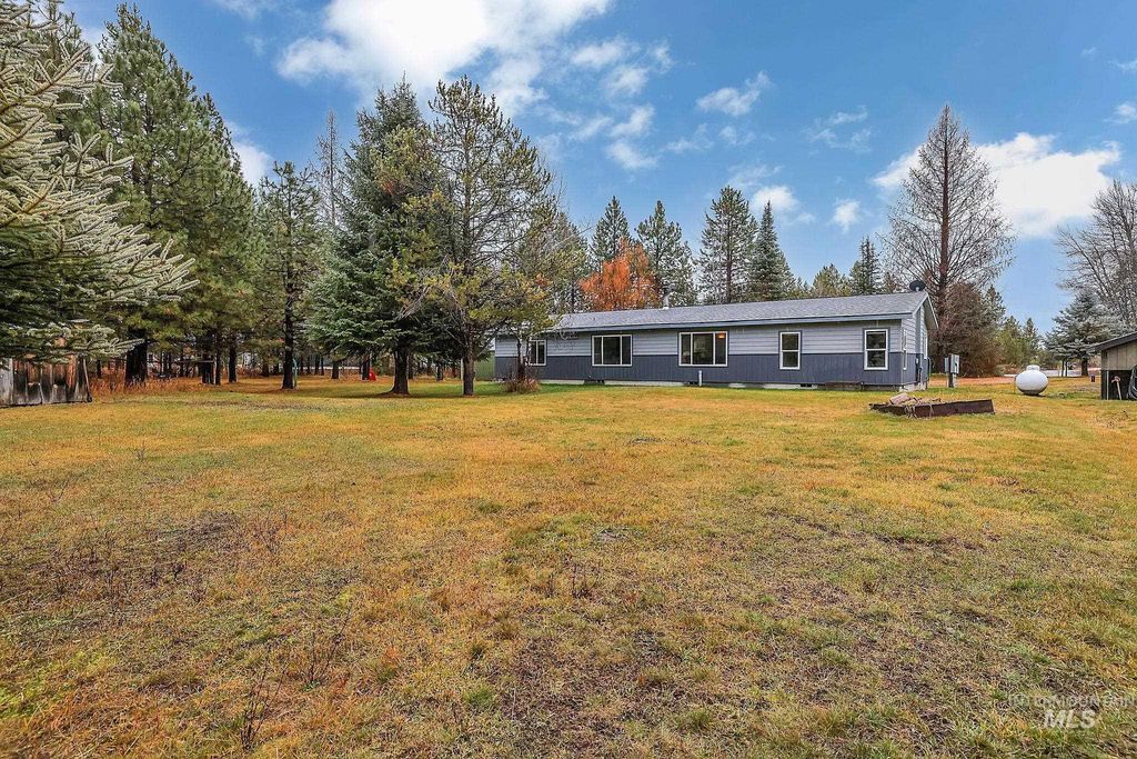 Photo of 158 Boulder Place, Donnelly, ID 83615 (MLS # 98969524)