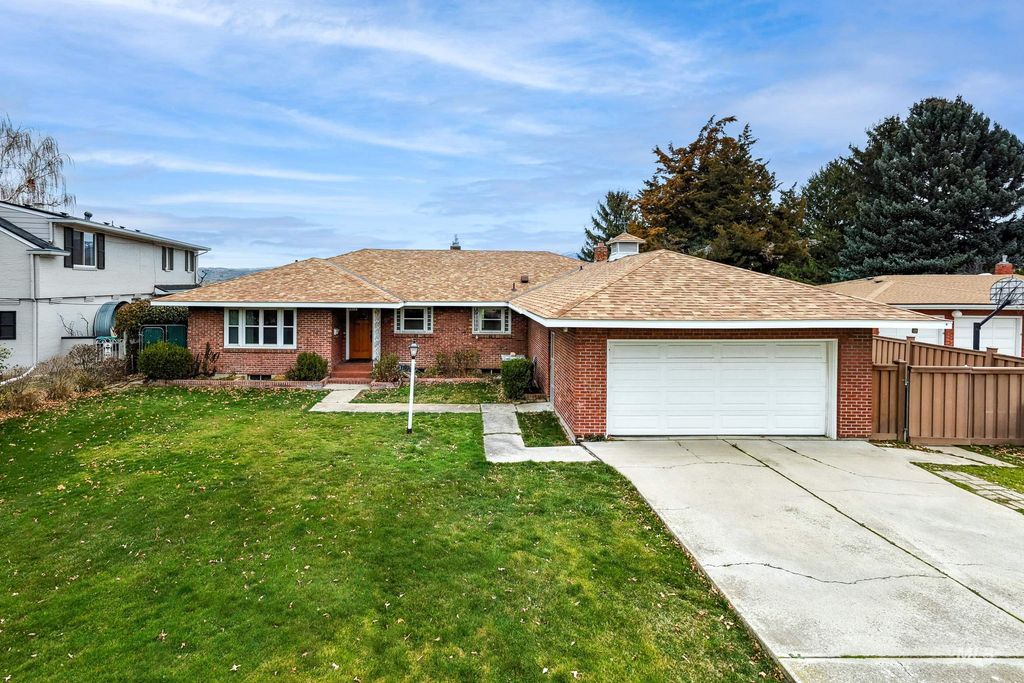 Photo of 3322 N Mountain View Dr, Boise, ID 83704 (MLS # 98977990)