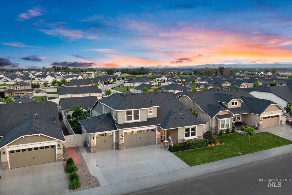 Photo of 10505 W Thimbleberry Dr, Star, ID 83669 (MLS # 98986106)