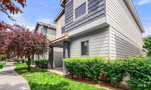 Photo of 2663 W Malad St, Boise, ID 83705 (MLS # 98987129)