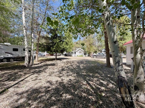 Photo of 25 F Street, Cascade, ID 83611 (MLS # 98967411)