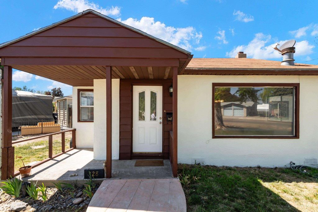 Photo of 128 Mountain View Dr, Mountain Home, ID 83647 (MLS # 98985356)
