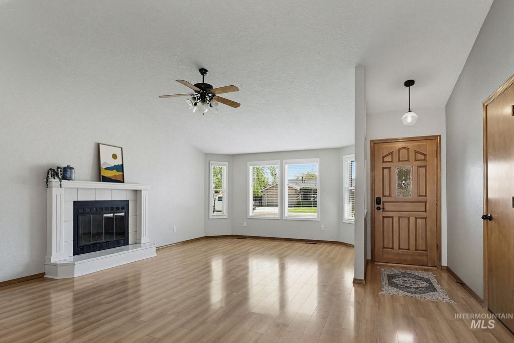 Photo of 5531 S Alyssum Place, Boise, ID 83716 (MLS # 98981379)