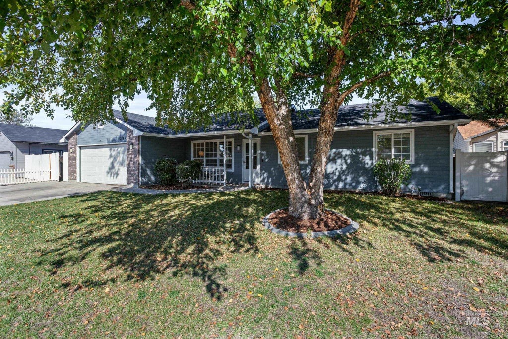 Photo of 2172 W Hendricks St, Meridian, ID 83646 (MLS # 99001640)