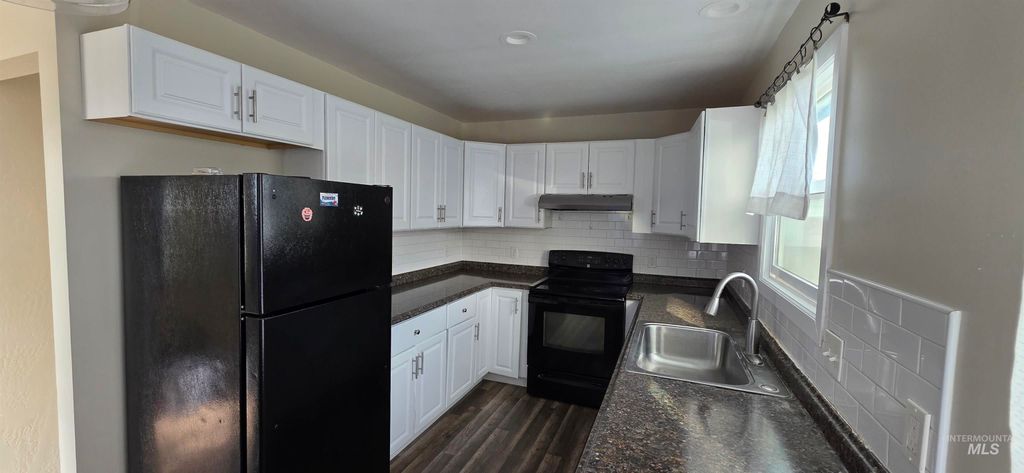 Photo of 1925 Poplar Ave, Twin Falls, ID 83301 (MLS # 98982041)