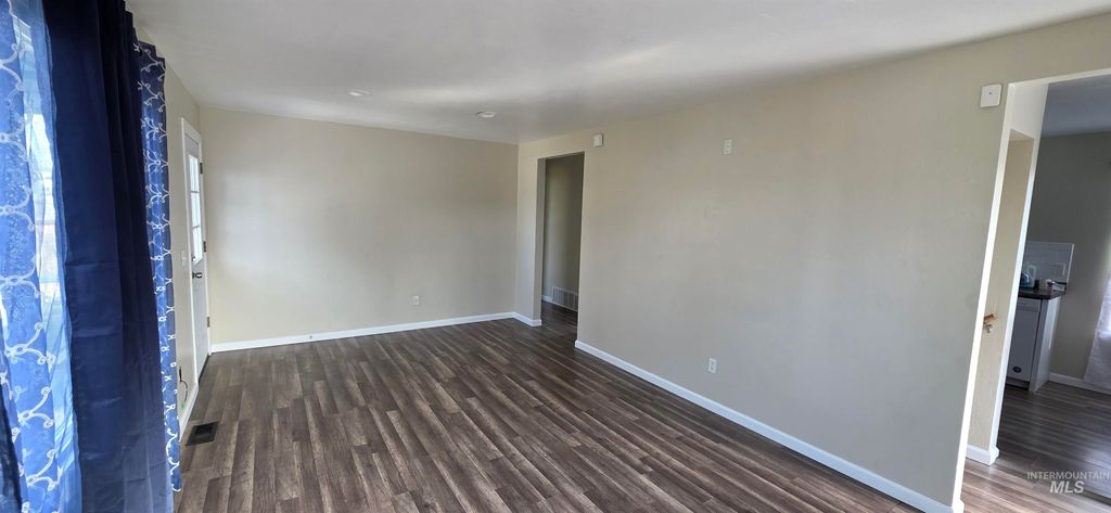 Photo of 1925 Poplar Ave, Twin Falls, ID 83301 (MLS # 98982041)