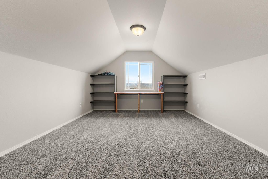 Photo of 1722 Pioneer Drive, Lewiston, ID 83501 (MLS # 98980658)