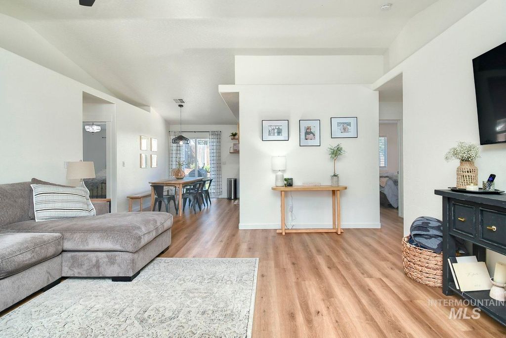 Photo of 3205 S Malad Dr, Nampa, ID 83686 (MLS # 98973241)