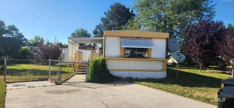 Photo of 700 E Fairview Ave #138, Meridian, ID 83642 (MLS # 98988853)