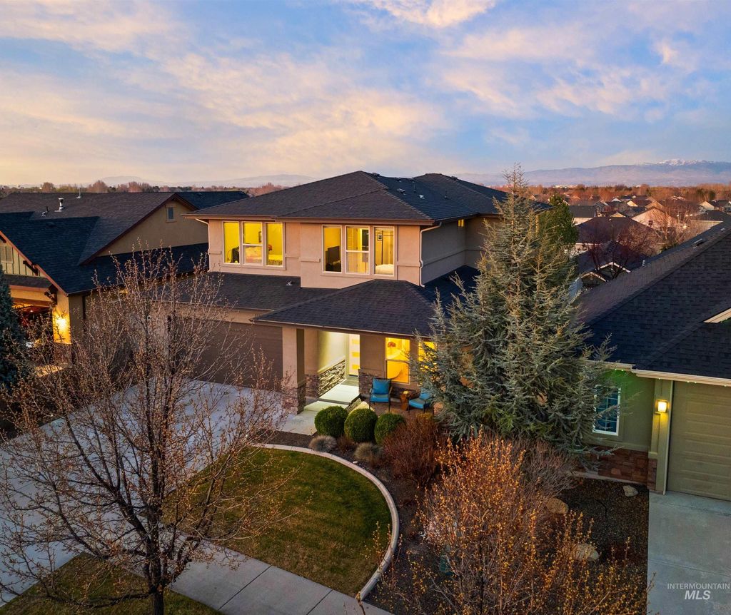 Photo of 1112 E Wrightwood Dr, Meridian, ID 83642 (MLS # 98979554)