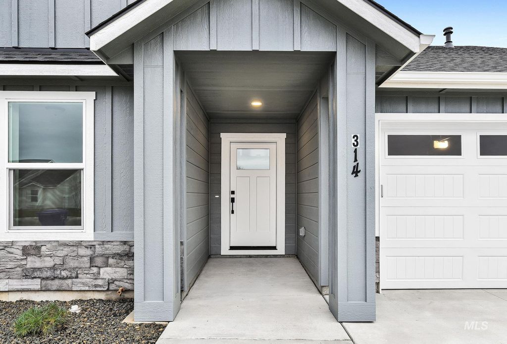 Photo of 314 N 12th St, Parma, ID 83660 (MLS # 98969203)