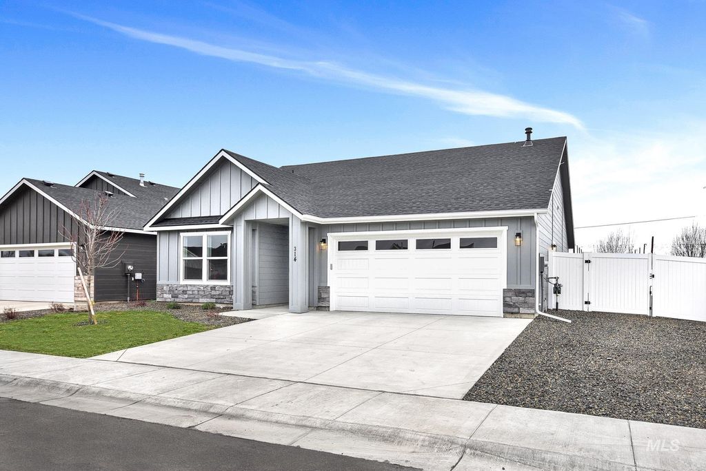 Photo of 314 N 12th St, Parma, ID 83660 (MLS # 98969203)