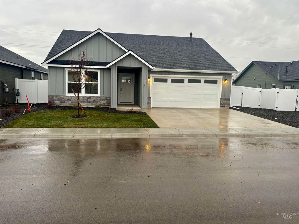 Photo of 314 N 12th St, Parma, ID 83660 (MLS # 98969203)