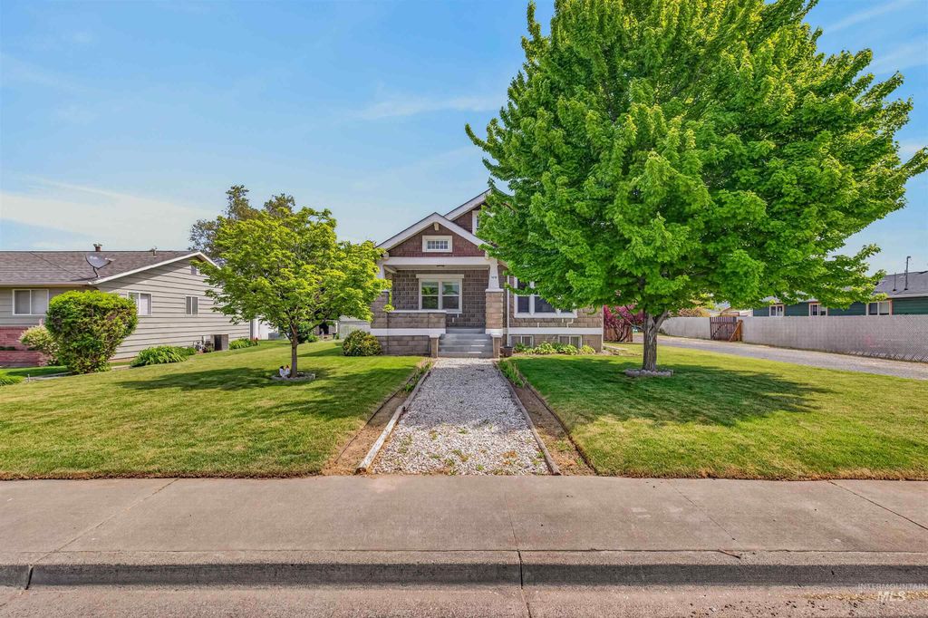 Photo of 1439 Street ST, Clarkston, WA 99403 (MLS # 98984805)