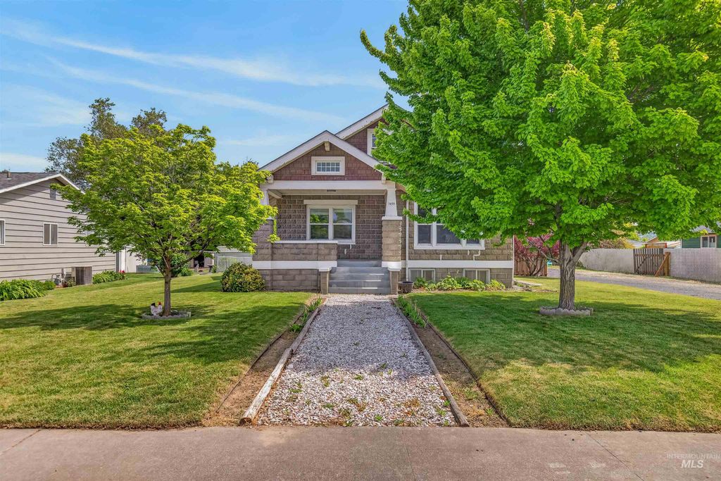 Photo of 1439 Street ST, Clarkston, WA 99403 (MLS # 98984805)