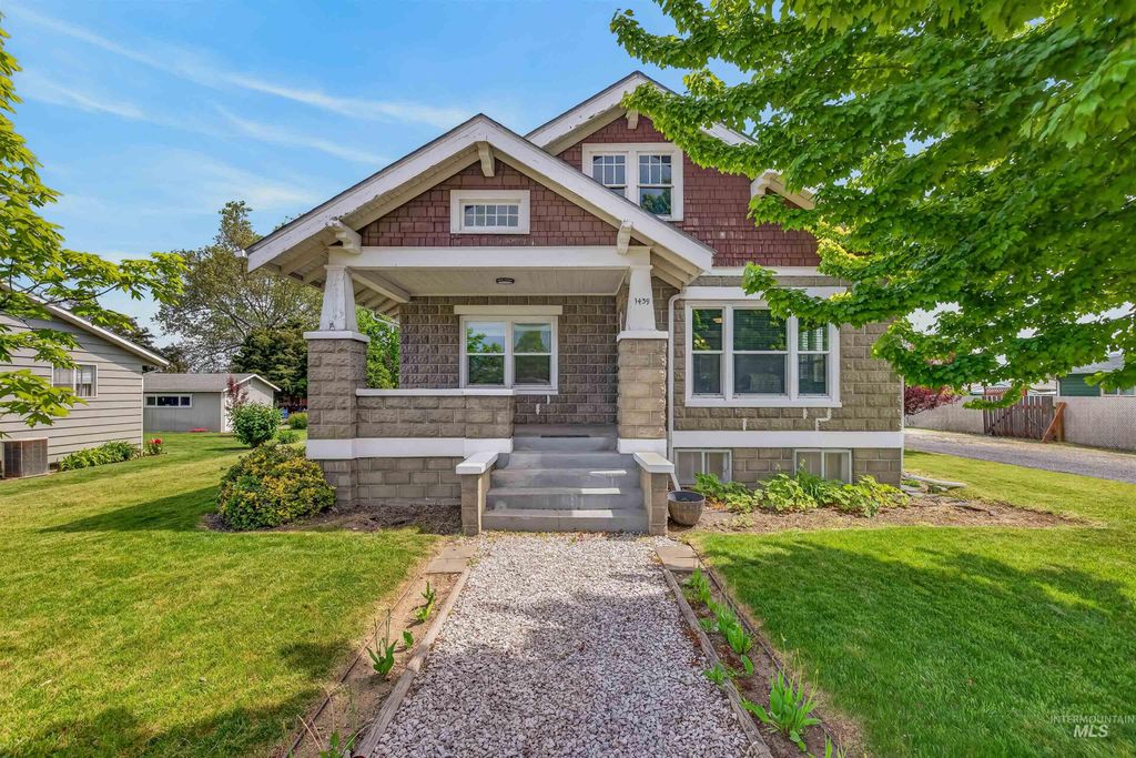 Photo of 1439 Street ST, Clarkston, WA 99403 (MLS # 98984805)