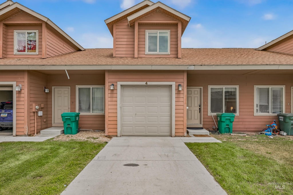 Photo of 34 Mangum Circle #4, Donnelly, ID 83615 (MLS # 98992790)