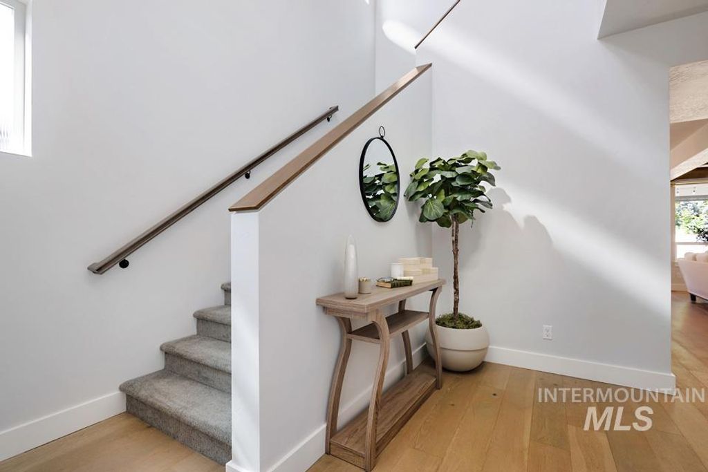 Photo of 3379 S Yorktown Ln, Boise, ID 83706 (MLS # 98982901)