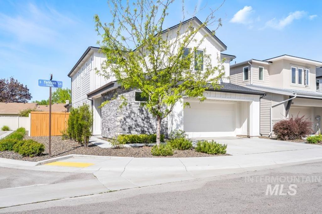 Photo of 3379 S Yorktown Ln, Boise, ID 83706 (MLS # 98982901)