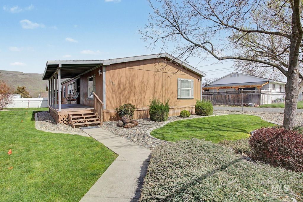 Photo of 1480 Birch St, Clarkston, WA 99403 (MLS # 98980307)