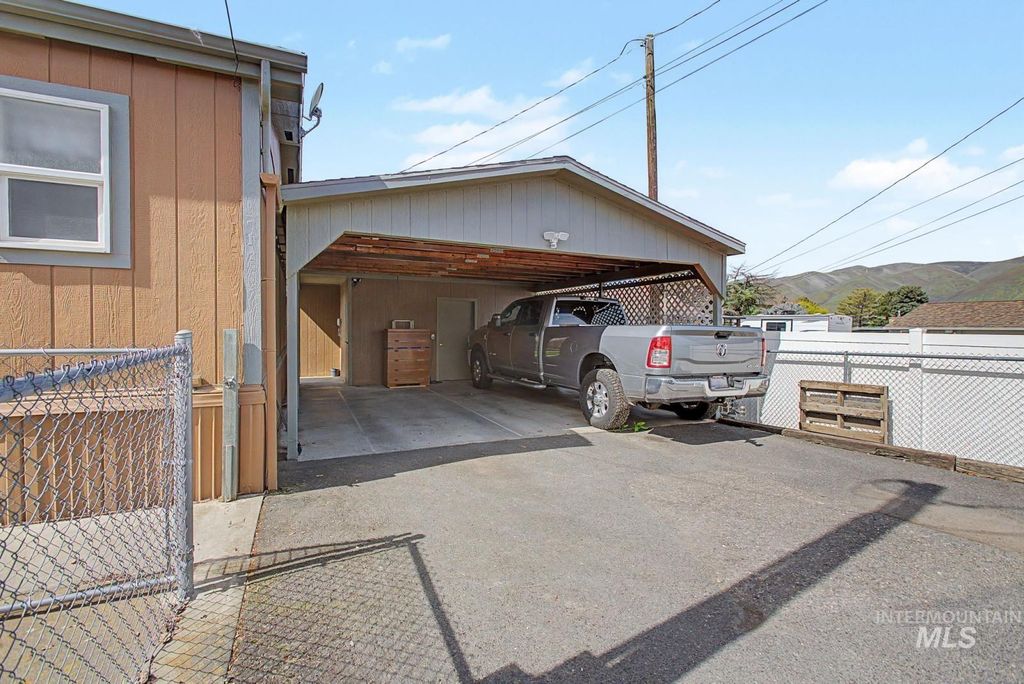 Photo of 1480 Birch St, Clarkston, WA 99403 (MLS # 98980307)