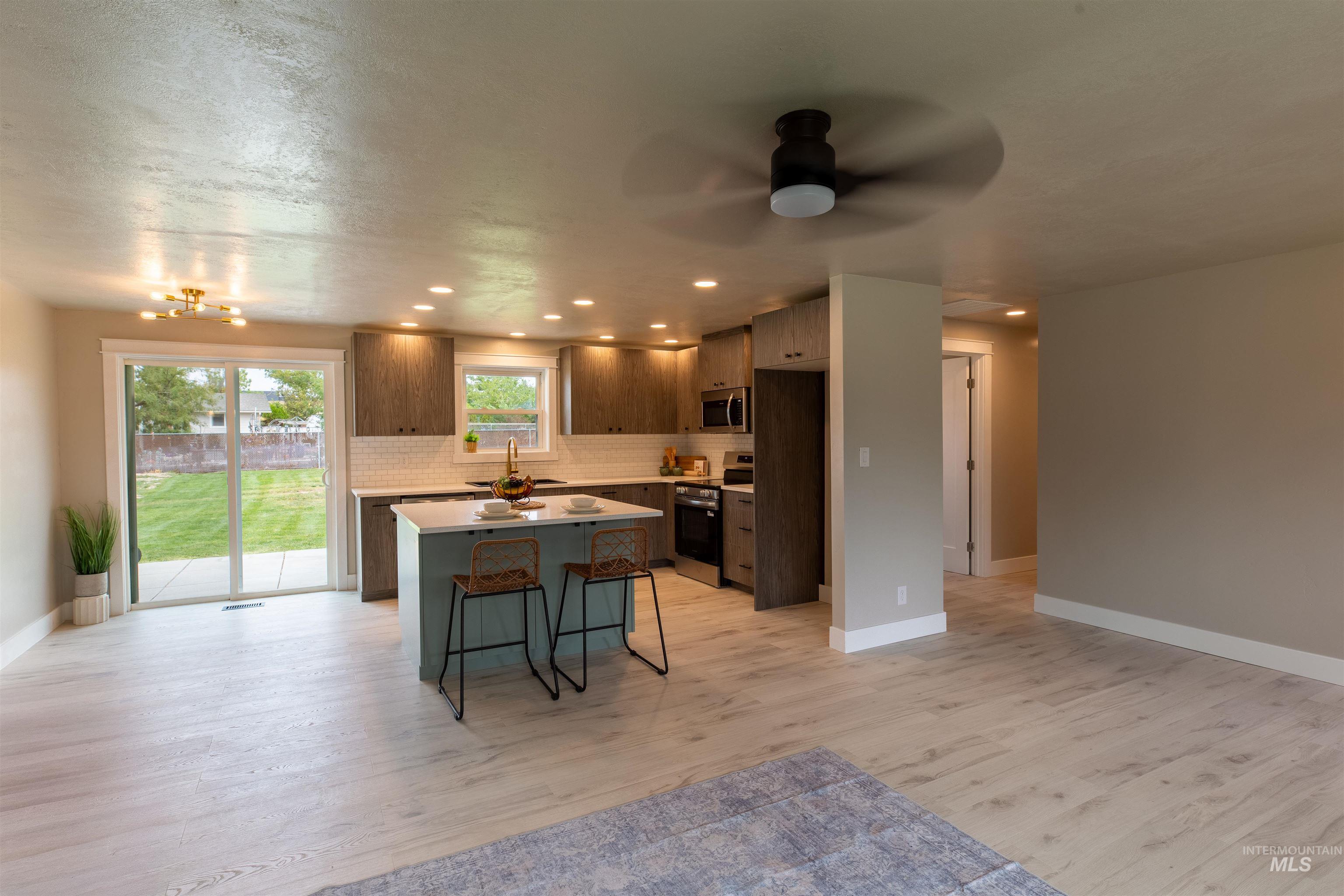 10782 W Ogden