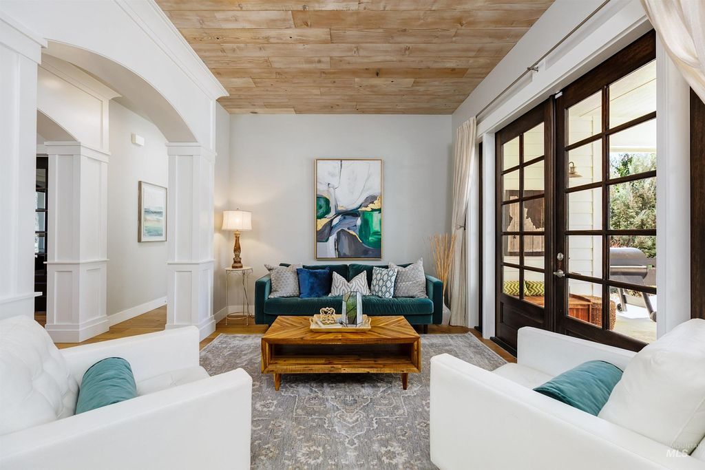 Photo of 2230 N Vizcaya Way, Eagle, ID 83616 (MLS # 98979059)